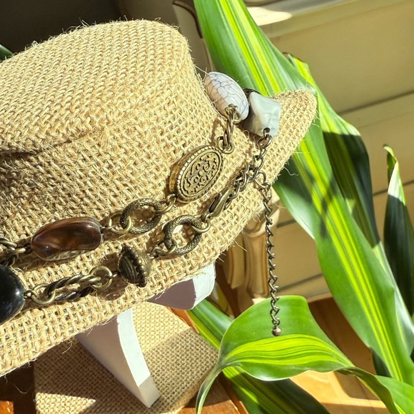 Multicolor Beaded Necklace - Picture 2 of 3